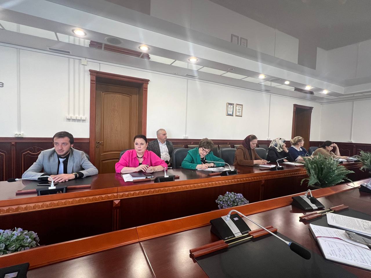 Министр здравоохранения РД Ярослав Глазов с коллективом ведомства приняли участие в селекторном совещании федерального Минздрава